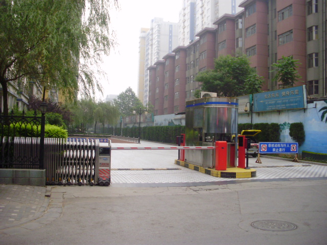 自动出入pȝ